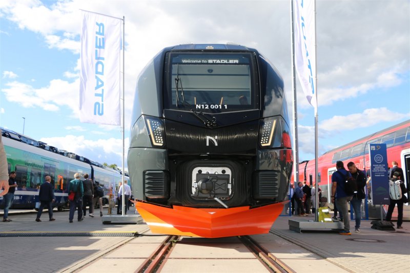 De trein die op het terrein van InnoTrans wordt gepresenteerd. (Rechten: Stadler Rail)