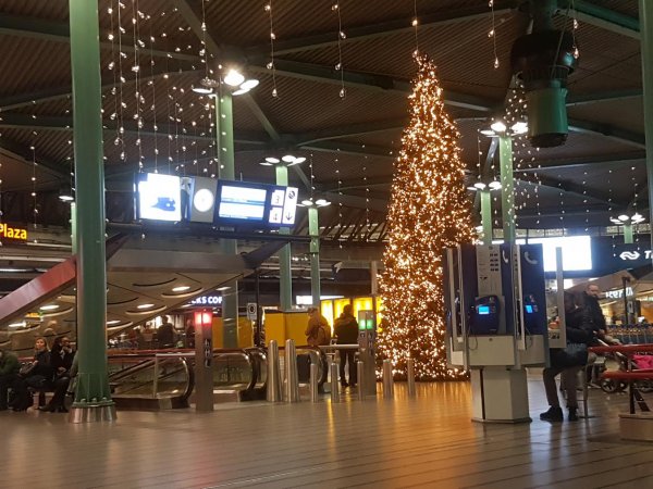 NS rijdt tijdens de kerstvakantie minder treinen. (Foto: Ari�n Claij)
